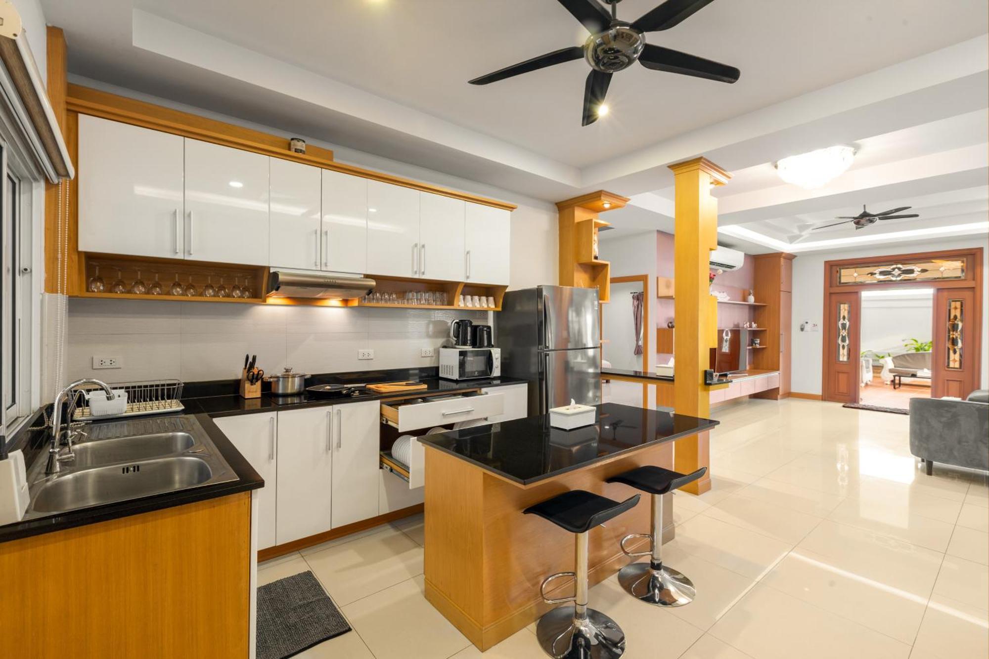 Pattaya Private Villa - Pool,Sauna,Snooker,Bbq Buitenkant foto