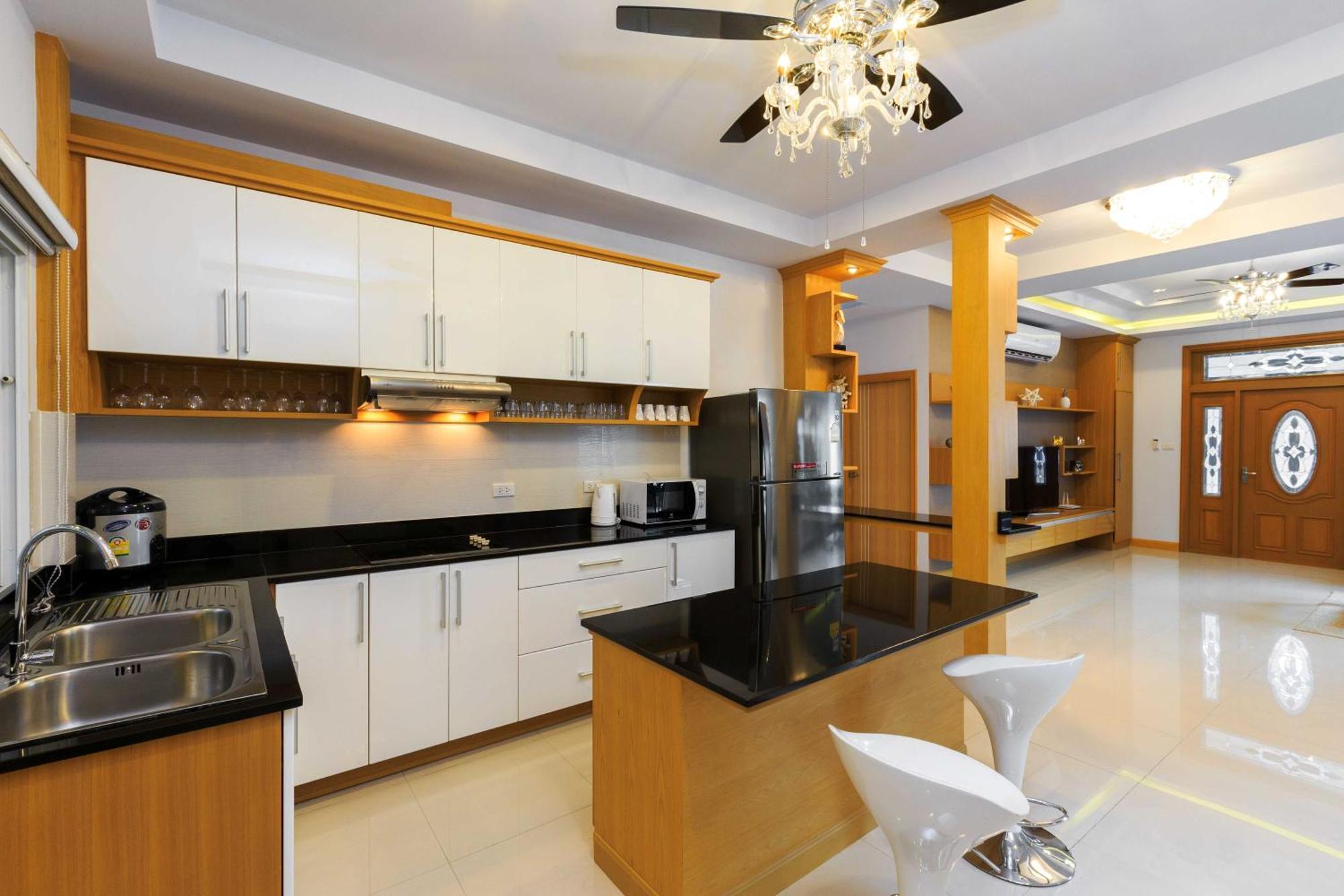 Pattaya Private Villa - Pool,Sauna,Snooker,Bbq Buitenkant foto
